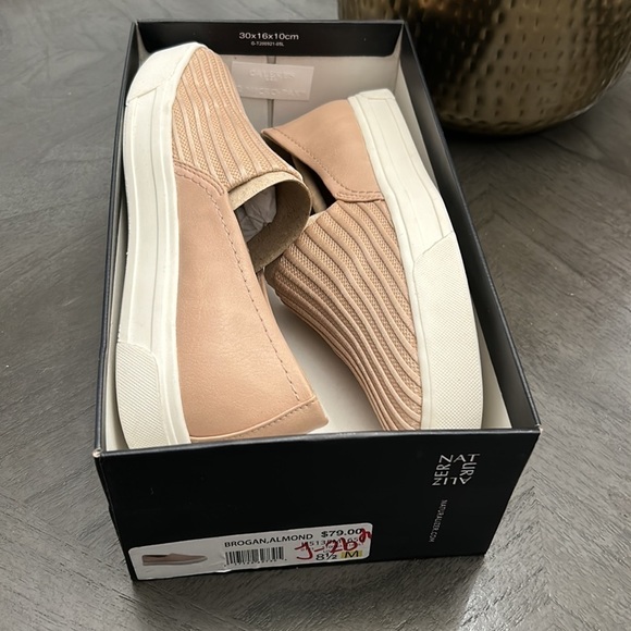 Naturalizer Brogan Womens Slip On Lifestyle Fashion Sneakers - Picture 2 of 9